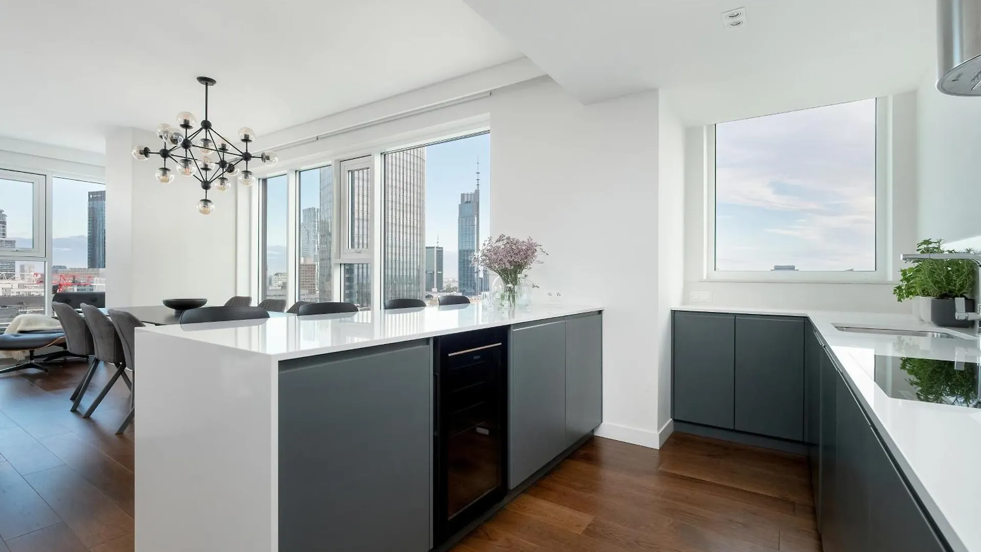 Premium Lux Apartments Unique Tower Heart Of Warsaw By Renters Prestige